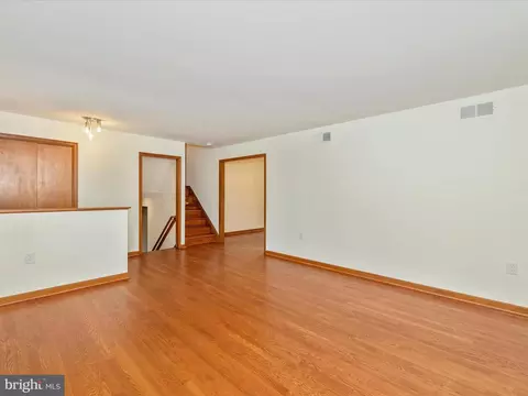 Living - 8013 Meadowview Dr, Frederick, MD 21702 photo 4 of 10