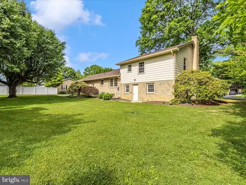 Exterior - 8013 Meadowview Dr, Frederick, MD 21702 photo 12 of 19