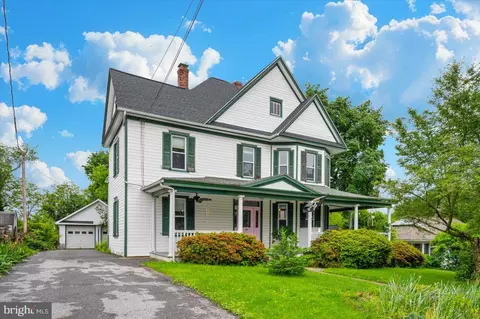 28 N Altamont Ave, Thurmont, MD 21788