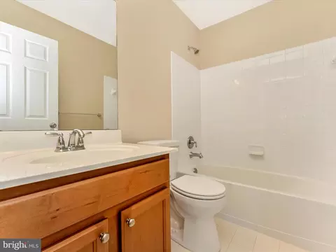 Bath - 1936 Moran Dr, Frederick, MD 21702 photo 3 of 8