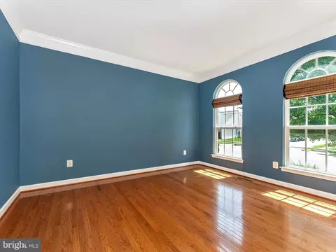 Living - 1936 Moran Dr, Frederick, MD 21702 photo 2 of 6