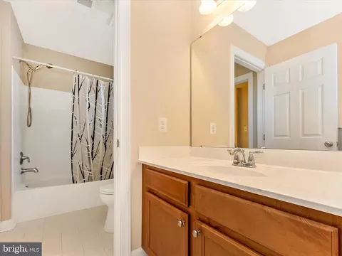 Bath - 1936 Moran Dr, Frederick, MD 21702 photo 5 of 8