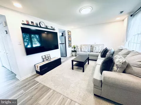 Living - 6757 Brace Ct, Frederick, MD 21703 photo 1 of 1