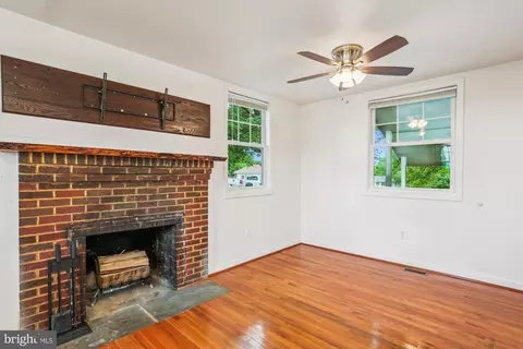 Living - 11008 Liberty Rd, Frederick, MD 21701 photo 3 of 4