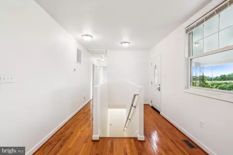 Entry Way - 11008 Liberty Rd, Frederick, MD 21701 photo 2 of 5