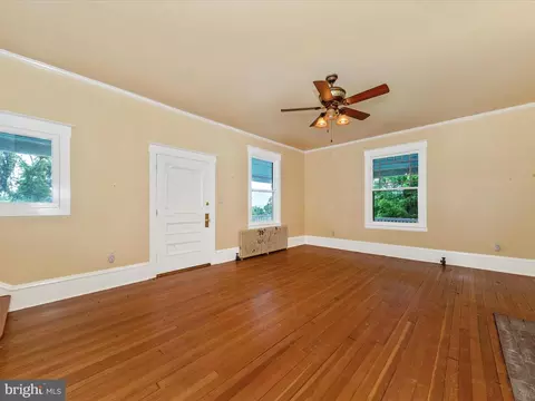 Living - 5830 Rowland Hill Rd, Cascade, MD 21719 photo 5 of 11
