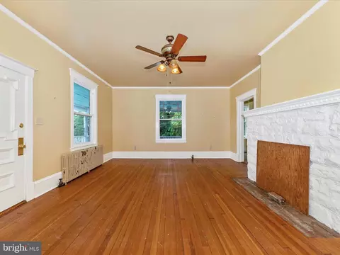 Living - 5830 Rowland Hill Rd, Cascade, MD 21719 photo 3 of 11