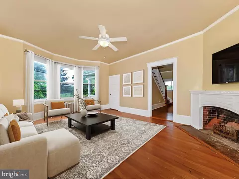 Living - 5830 Rowland Hill Rd, Cascade, MD 21719 photo 7 of 11