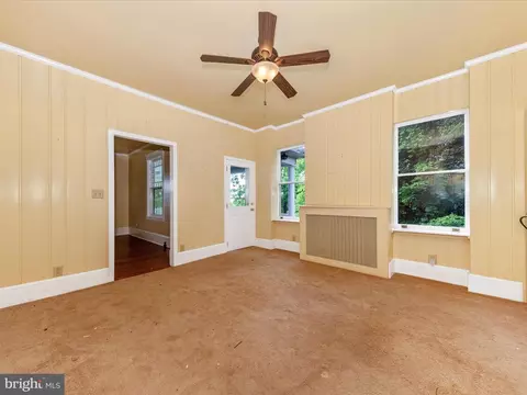 Living - 5830 Rowland Hill Rd, Cascade, MD 21719 photo 10 of 11