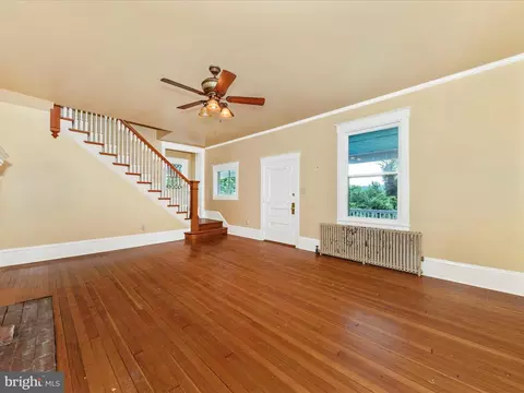 Living - 5830 Rowland Hill Rd, Cascade, MD 21719 photo 4 of 11