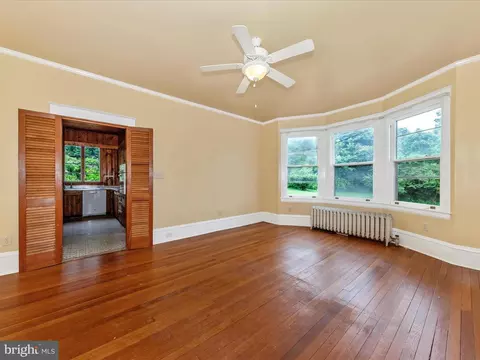 Living - 5830 Rowland Hill Rd, Cascade, MD 21719 photo 9 of 11