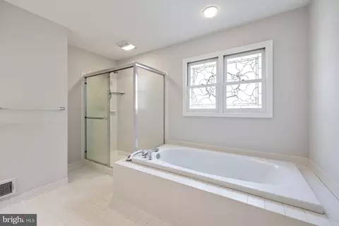 823 Dunbrooke Ct, Frederick, MD 21701 photo 32