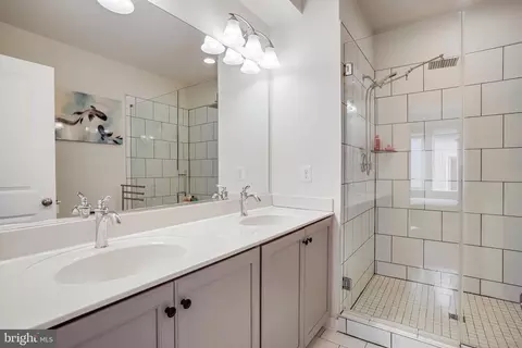Bath - 1414 Bexley Ln, Frederick, MD 21701 photo 1 of 1