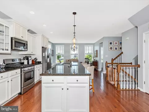 6540 Newton Dr, Frederick, MD 21703 photo 4
