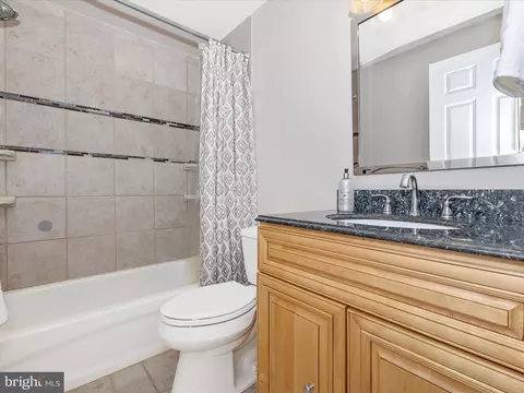 Bath - 8011 Lighthouse Lndg, Frederick, MD 21701 photo 5 of 6