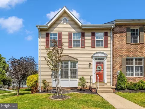 8011 Lighthouse Lndg, Frederick, MD 21701
