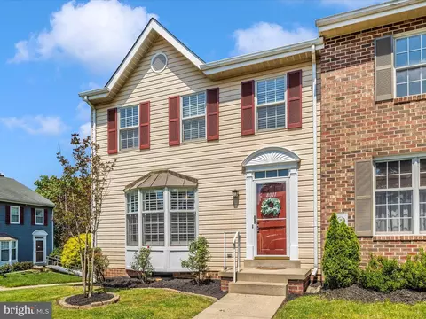 Exterior - 8011 Lighthouse Lndg, Frederick, MD 21701 photo 3 of 21