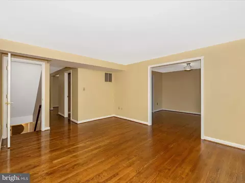 Living - 8011 Lighthouse Lndg, Frederick, MD 21701 photo 7 of 10