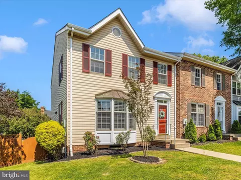 Exterior - 8011 Lighthouse Lndg, Frederick, MD 21701 photo 4 of 21