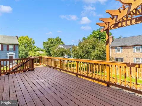 Exterior - 8011 Lighthouse Lndg, Frederick, MD 21701 photo 7 of 21