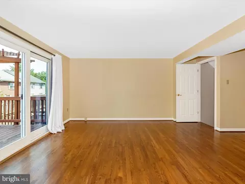 Living - 8011 Lighthouse Lndg, Frederick, MD 21701 photo 4 of 10