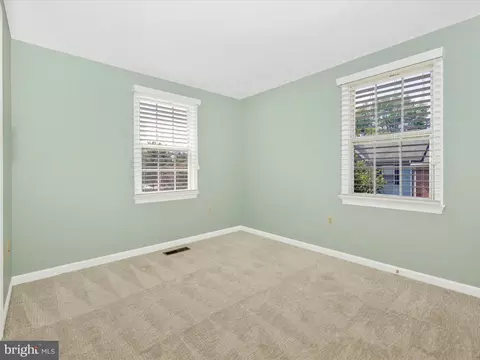 Bedroom - 8011 Lighthouse Lndg, Frederick, MD 21701 photo 8 of 11