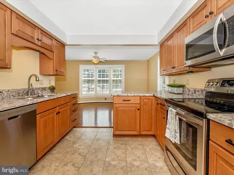 Kitchen - 8011 Lighthouse Lndg, Frederick, MD 21701 photo 5 of 6
