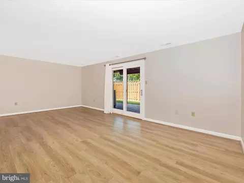 Living - 8011 Lighthouse Lndg, Frederick, MD 21701 photo 8 of 10