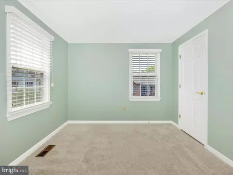 Bedroom - 8011 Lighthouse Lndg, Frederick, MD 21701 photo 9 of 11