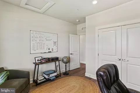 Entry Way - 384 Crown Point Dr, Frederick, MD 21702 photo 9 of 14