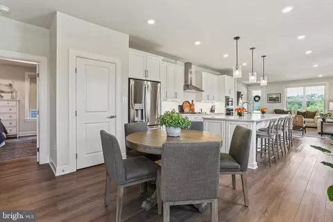 Entry Way - 384 Crown Point Dr, Frederick, MD 21702 photo 5 of 14