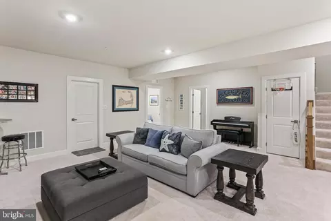 Entry Way - 384 Crown Point Dr, Frederick, MD 21702 photo 10 of 14