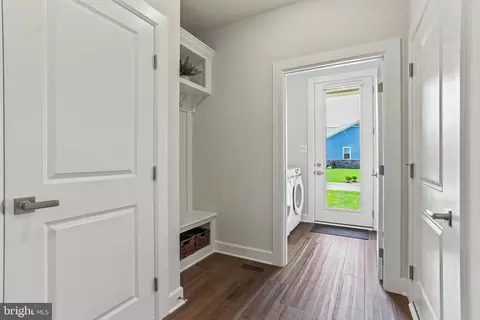 Entry Way - 384 Crown Point Dr, Frederick, MD 21702 photo 6 of 14