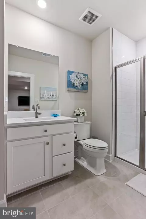 Bath - 384 Crown Point Dr, Frederick, MD 21702 photo 4 of 4
