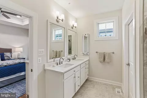 Bath - 384 Crown Point Dr, Frederick, MD 21702 photo 1 of 4