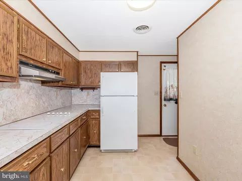 Kitchen - 11732 Warner Rd, Keymar, MD 21757 photo 3 of 4