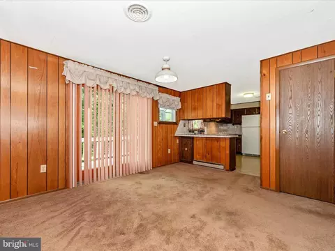 Living - 11732 Warner Rd, Keymar, MD 21757 photo 5 of 7