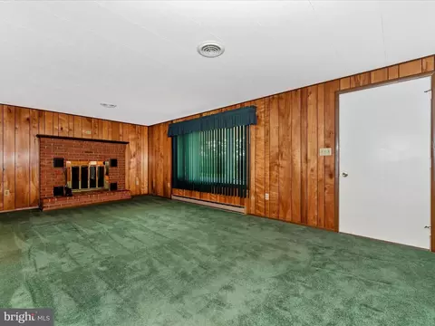 Living - 11732 Warner Rd, Keymar, MD 21757 photo 2 of 7