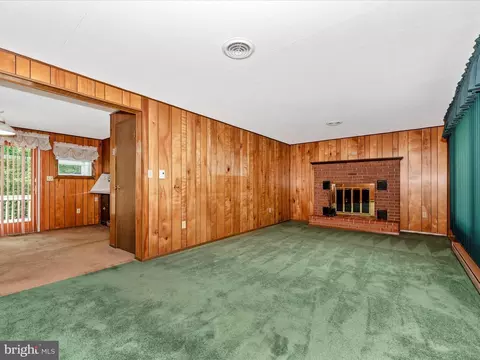 Living - 11732 Warner Rd, Keymar, MD 21757 photo 3 of 7
