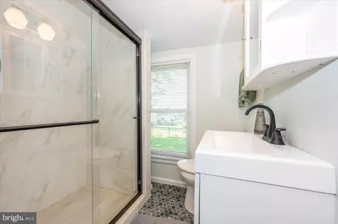 Bath - 5747 Bartonsville Rd, Frederick, MD 21704 photo 3 of 3