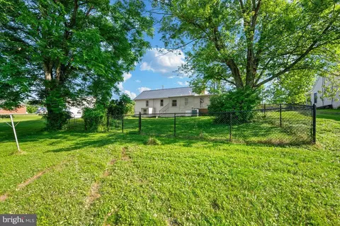 Exterior - 5747 Bartonsville Rd, Frederick, MD 21704 photo 6 of 13