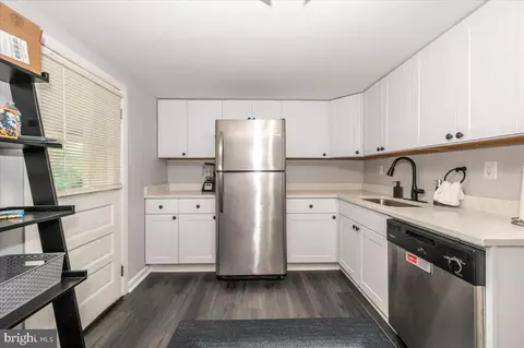 Kitchen - 5747 Bartonsville Rd, Frederick, MD 21704 photo 2 of 4