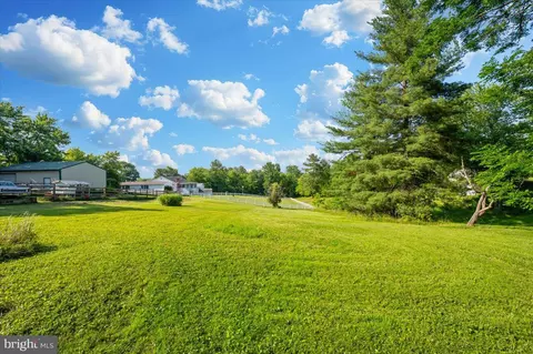 Exterior - 5747 Bartonsville Rd, Frederick, MD 21704 photo 8 of 13