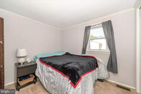 Bedroom - 5747 Bartonsville Rd, Frederick, MD 21704 photo 2 of 5
