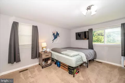 Bedroom - 5747 Bartonsville Rd, Frederick, MD 21704 photo 4 of 5