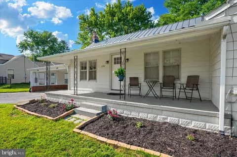 Exterior - 5747 Bartonsville Rd, Frederick, MD 21704 photo 2 of 13