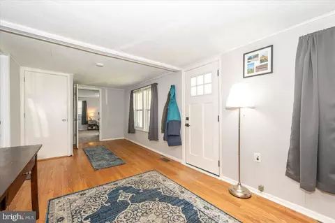 Entry Way - 5747 Bartonsville Rd, Frederick, MD 21704 photo 8 of 8