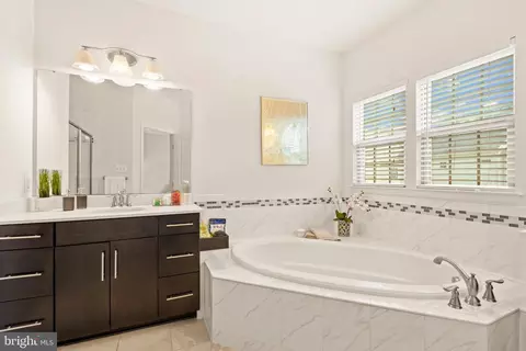 Bath - 6433 Alan Linton Blvd E, Frederick, MD 21703 photo 2 of 4