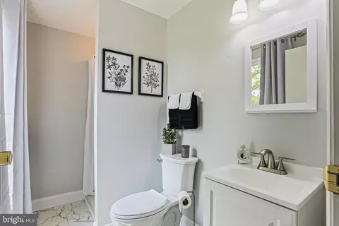 Bath - 6786 Singletree Ct, Frederick, MD 21703 photo 1 of 4