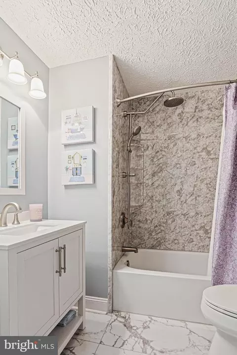 Bath - 6786 Singletree Ct, Frederick, MD 21703 photo 3 of 4